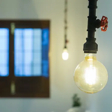 Апартаменти Deanes 5 *